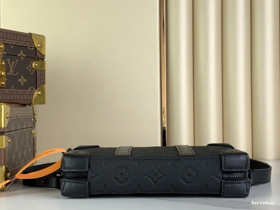 Fake Louis Bags Wallet-22.5*14*5CM Trunk LOUIS VUITTON 0817